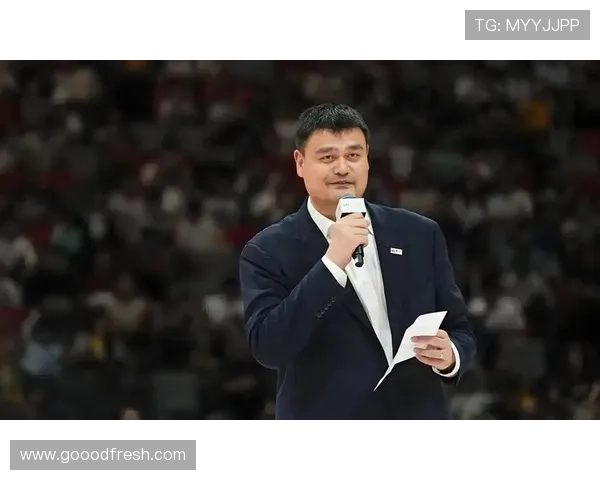 路人偶遇姚明瞬间感动分享篮球传奇故事与人生哲理 路人偶遇姚明瞬间感动分享篮球传奇故事与人生哲理