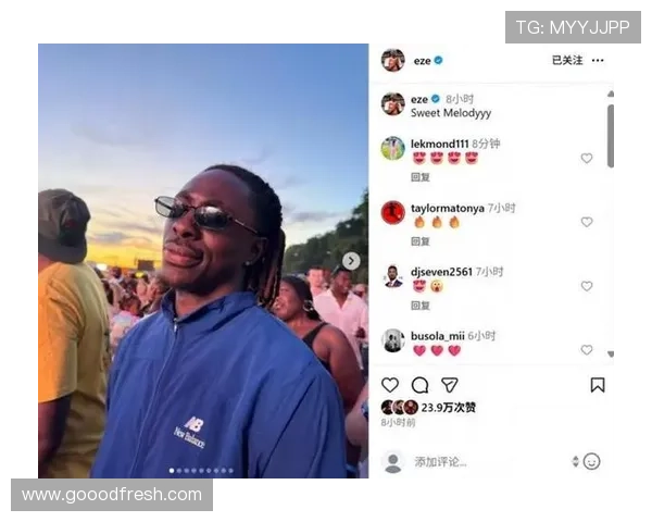 埃泽晒休闲美照尽显自在风姿悠然生活以舒服节奏为中心